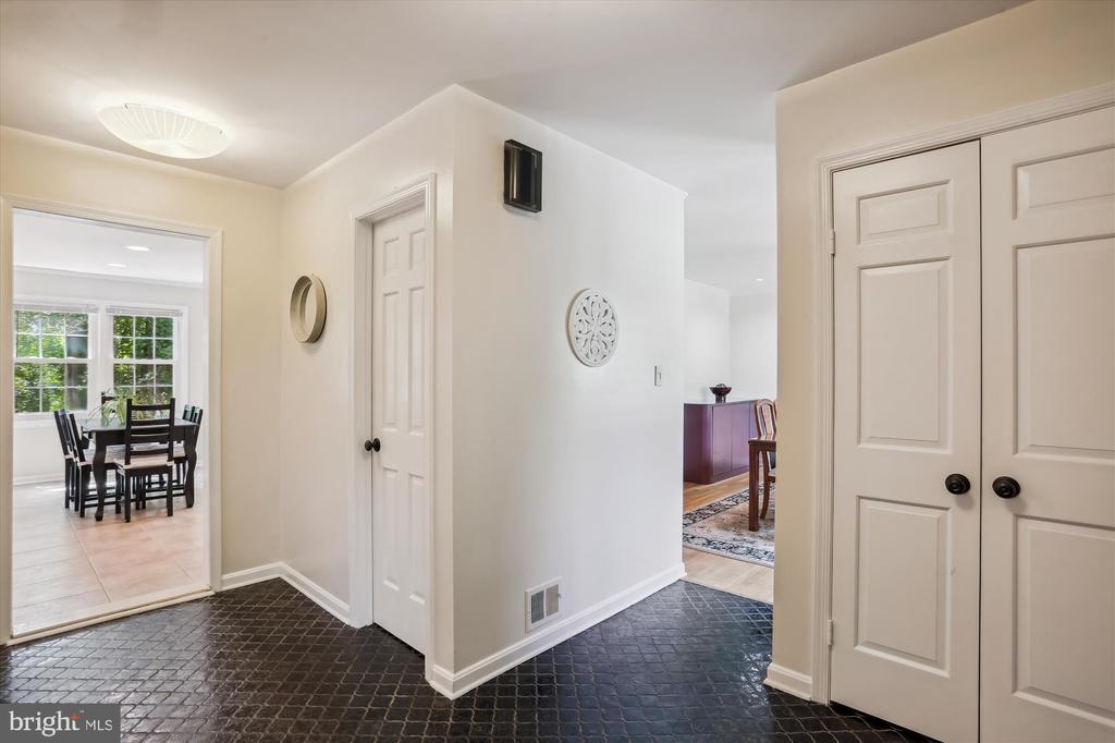 8308 Snug Hill Ln