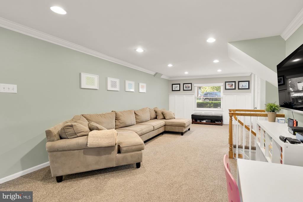 6502 Wilmett Rd