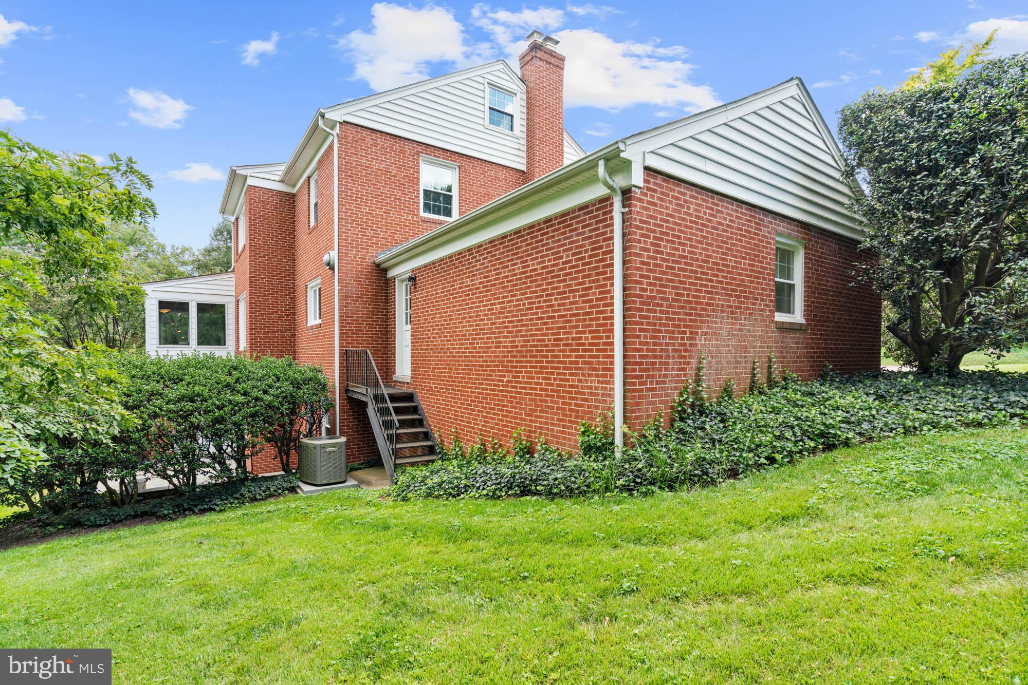 3505 Windsor Pl