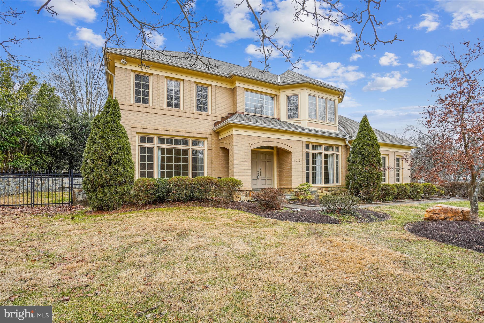 7010 WINTERBERRY LN