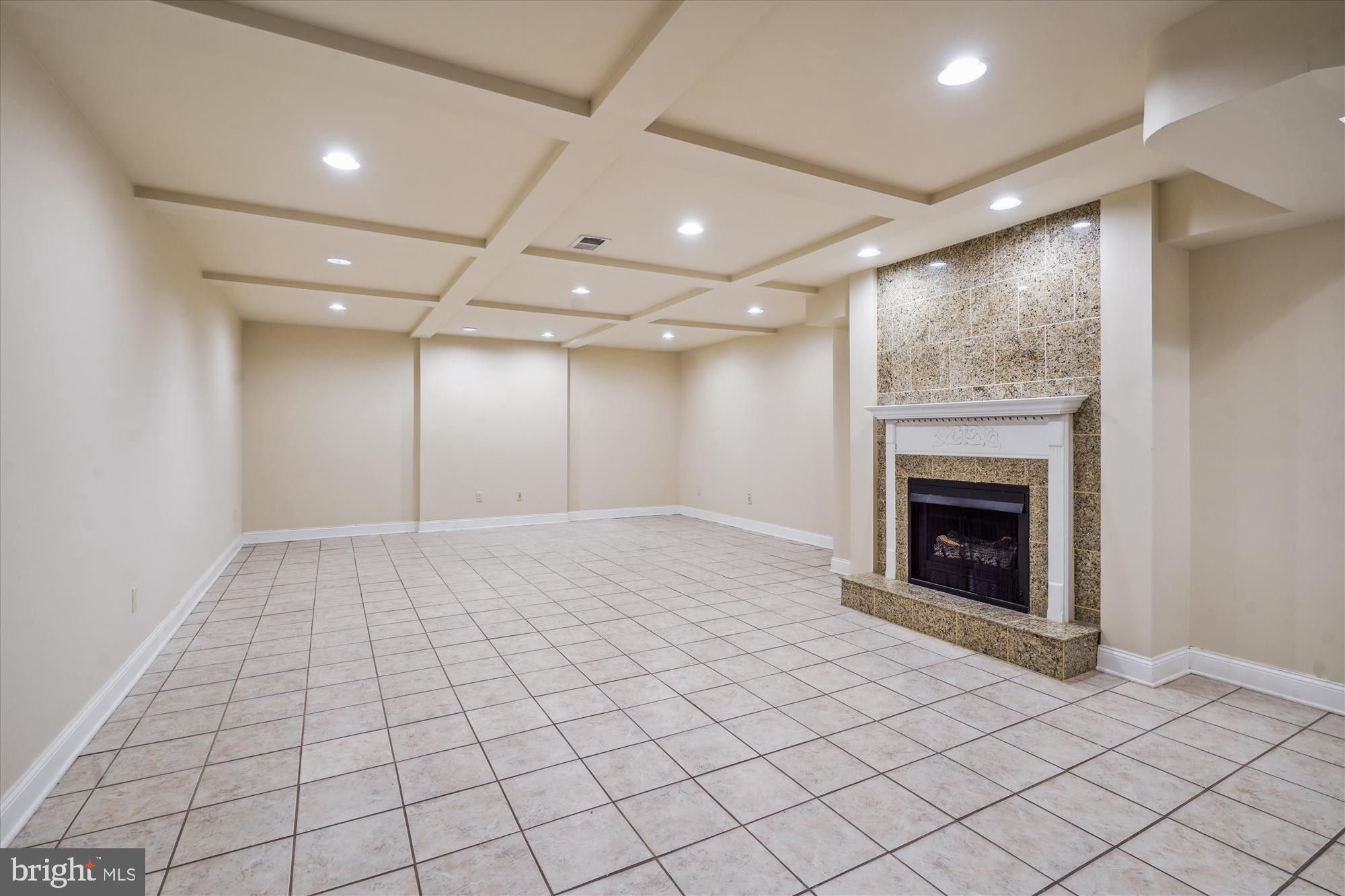 7010 WINTERBERRY LN