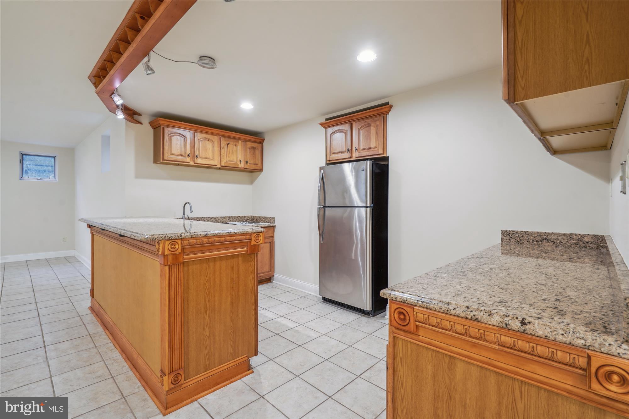 7010 WINTERBERRY LN