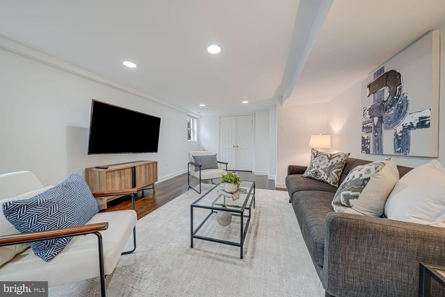 300 Highview Ave