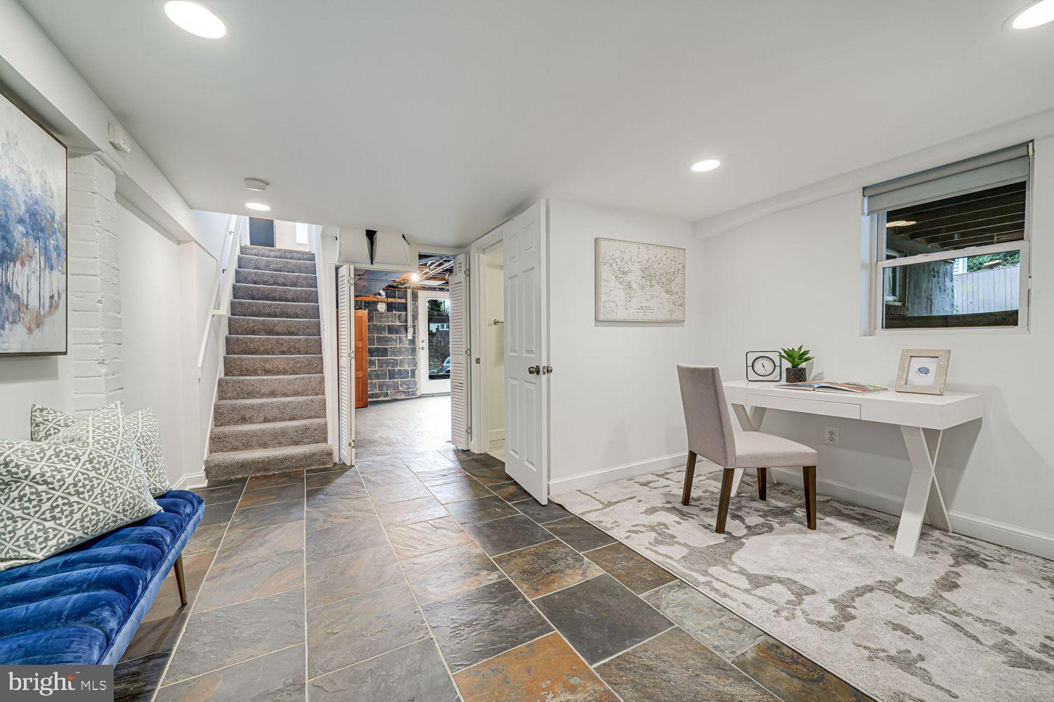 300 Highview Ave