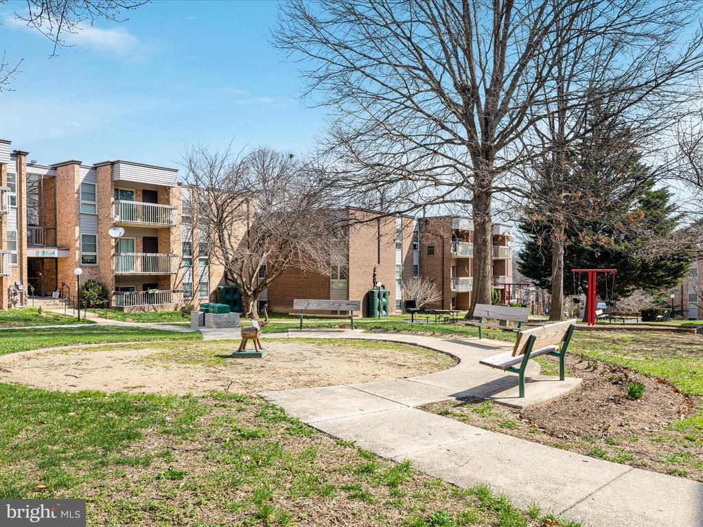 2303 Greenery Ln #203-4
