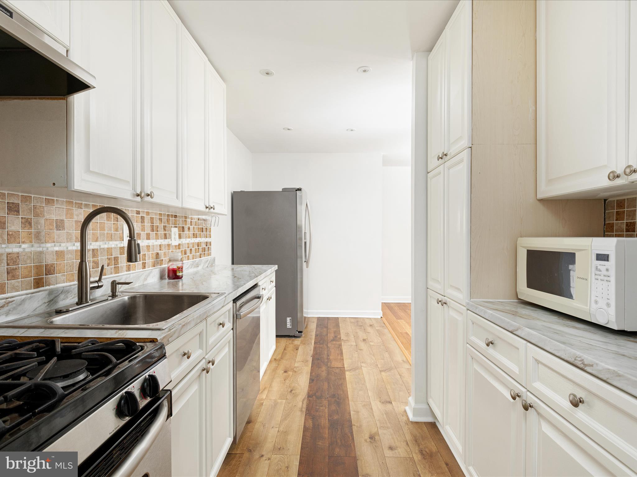 2303 Greenery Ln #203-4