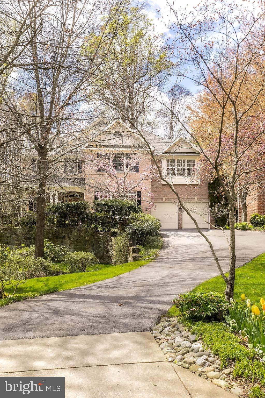 6715 Landon Ln