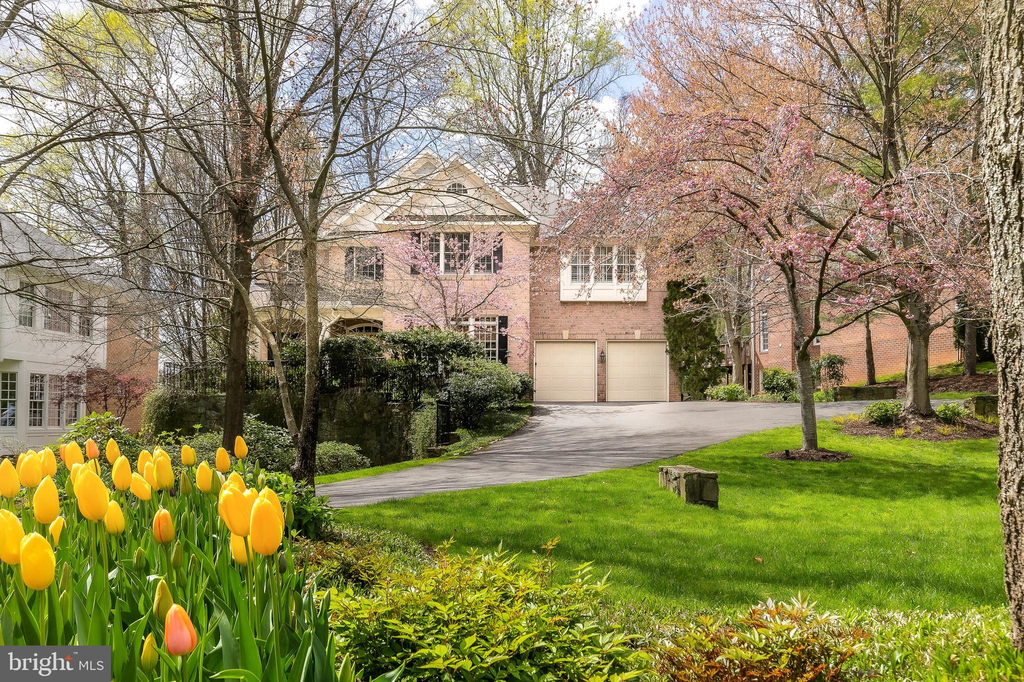 6715 Landon Ln