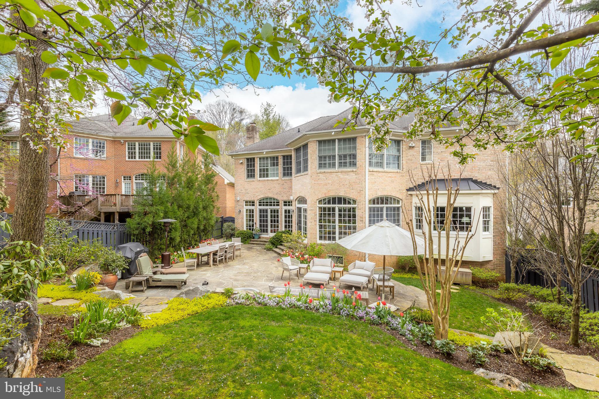 6715 Landon Ln