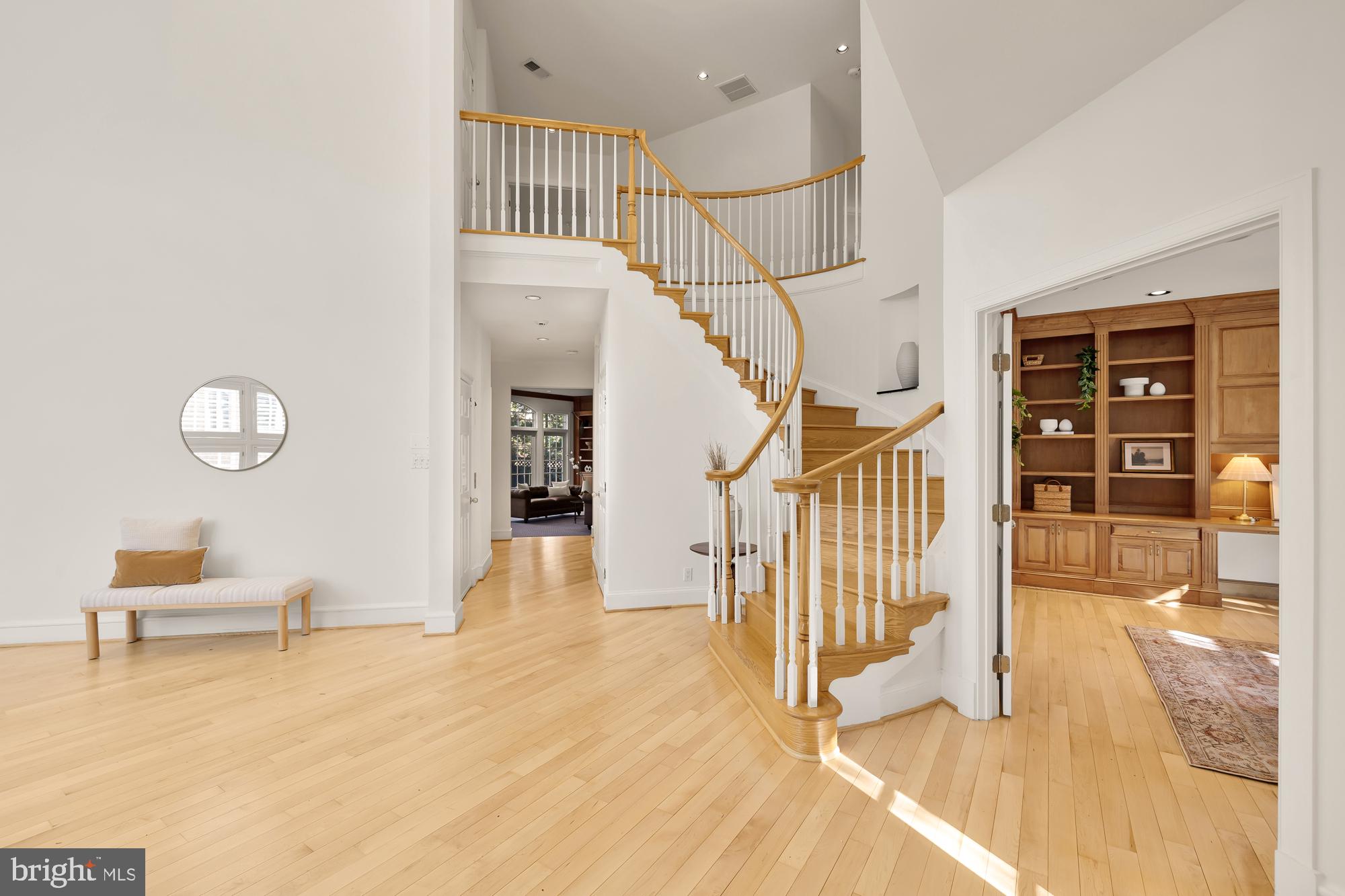 6715 Landon Ln