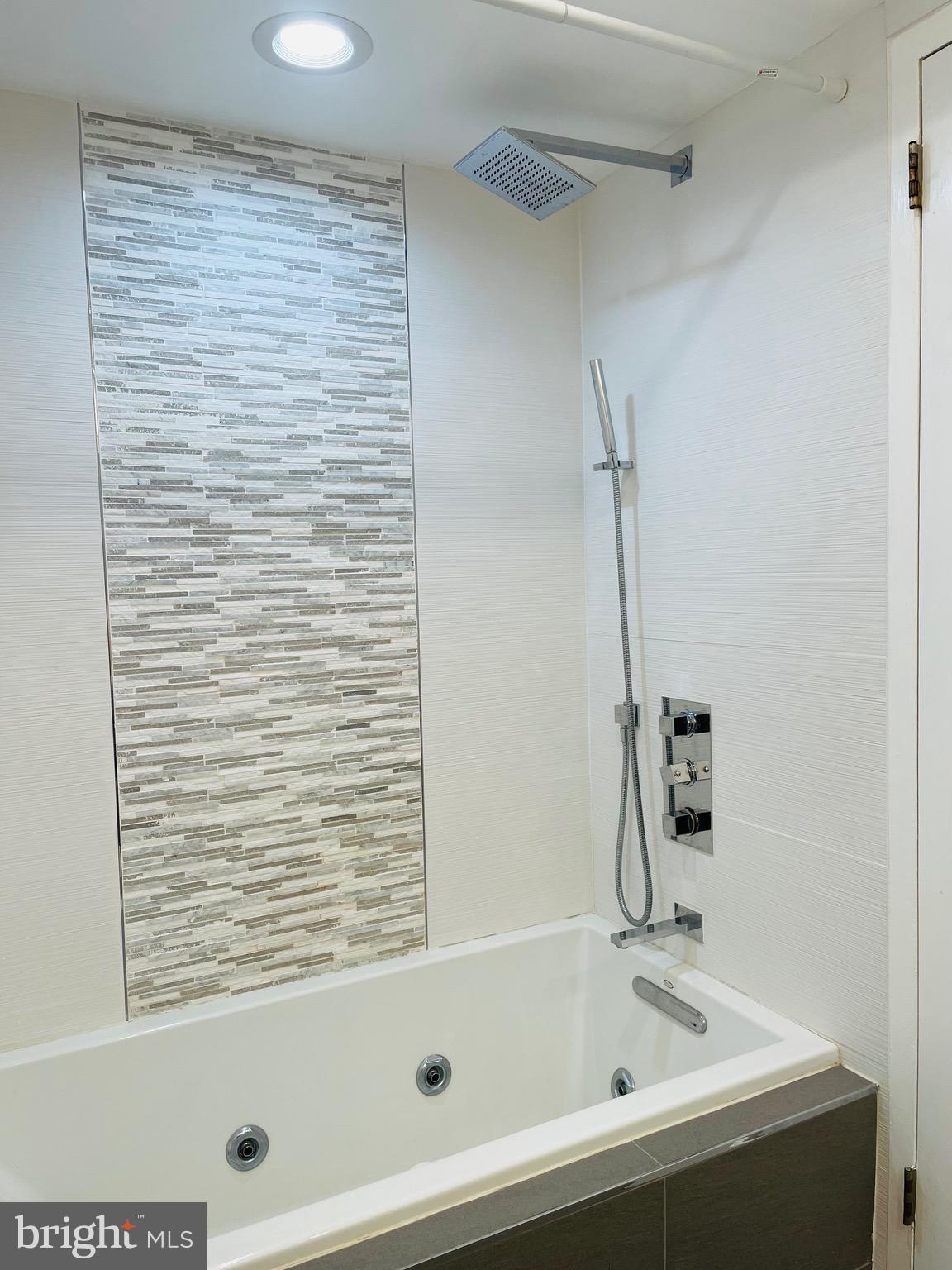 5225 Pooks Hill Rd #1613s