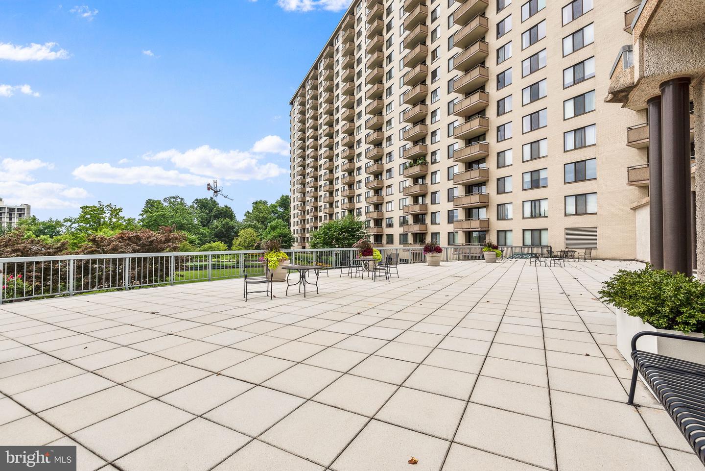 5225 Pooks Hill Rd #1613s