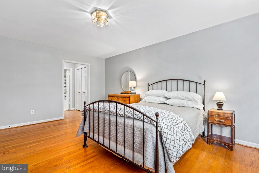 4425 Chalfont Pl