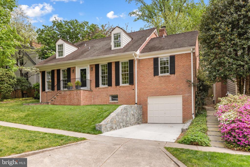 4425 Chalfont Pl