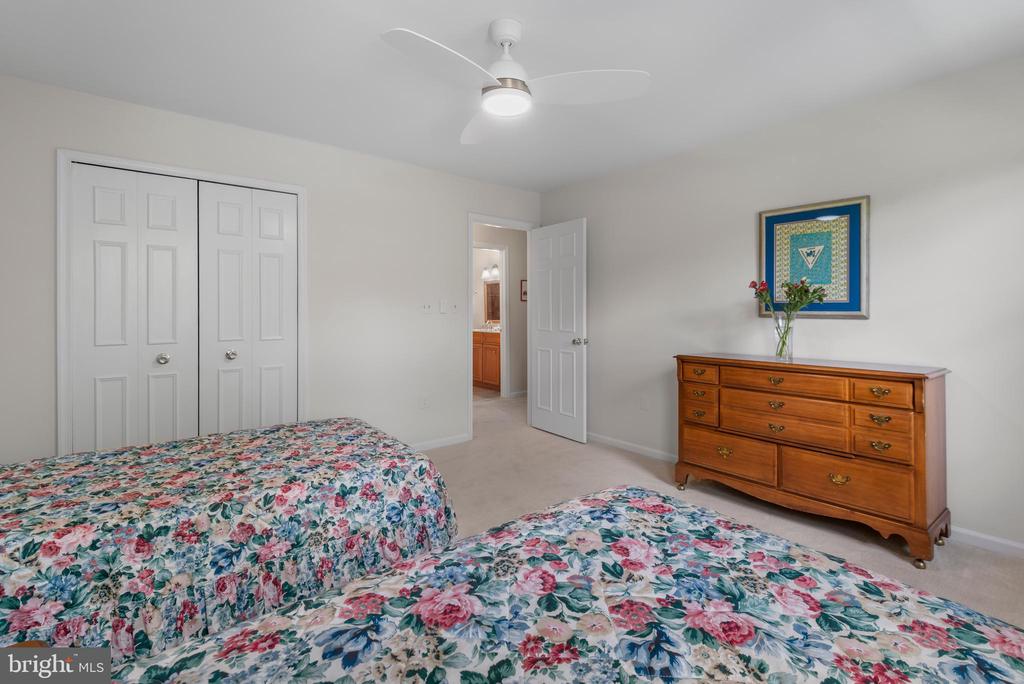 8 Botany Ct