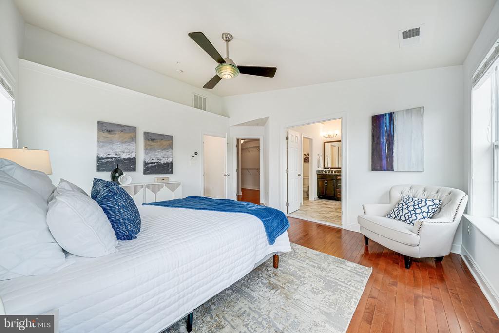 8217 Castanea Ln