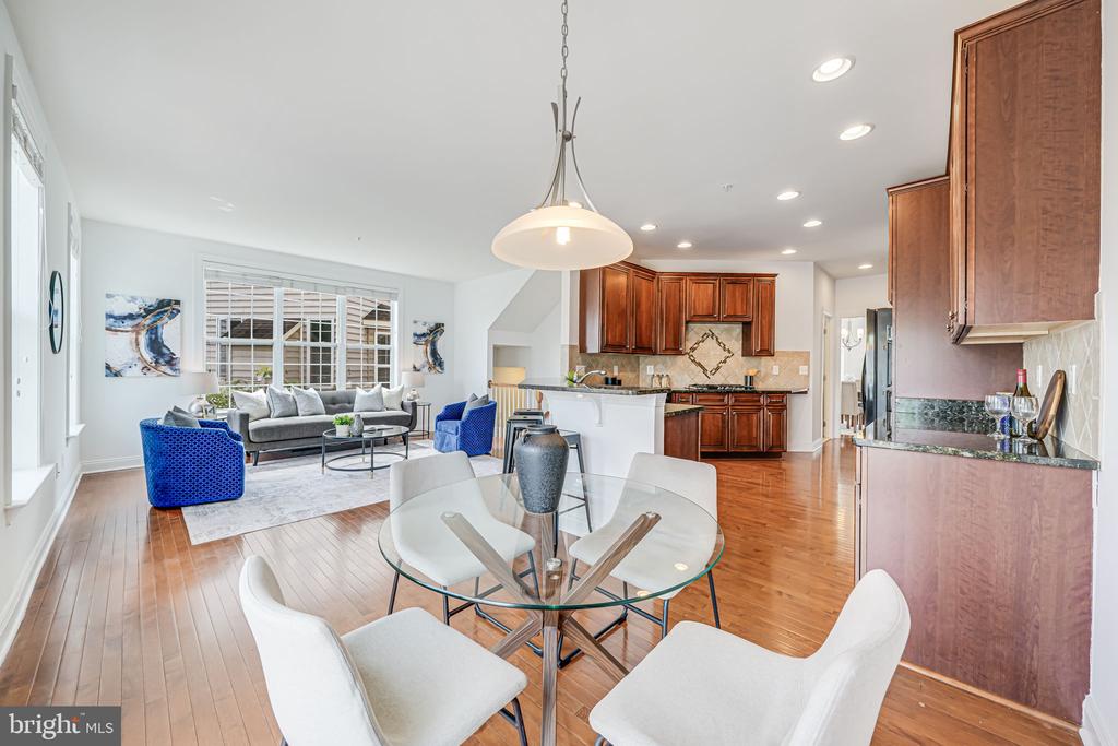 8217 Castanea Ln