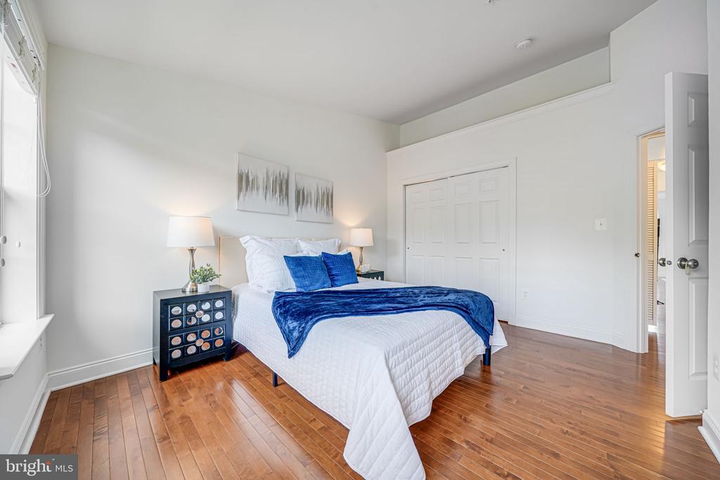 8217 Castanea Ln
