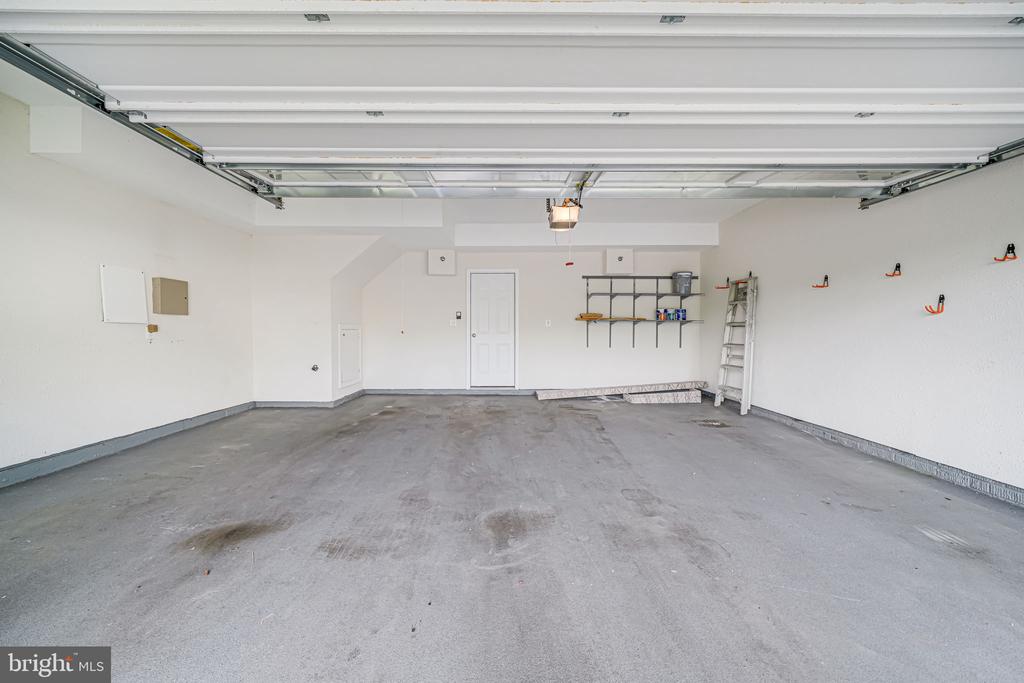 8217 Castanea Ln