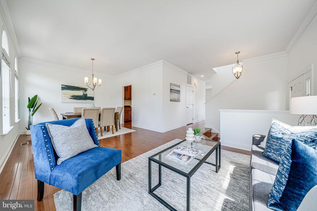 8217 Castanea Ln