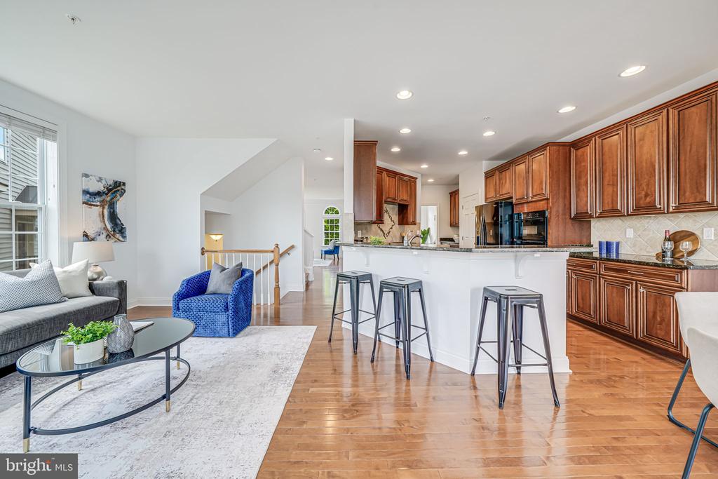 8217 Castanea Ln