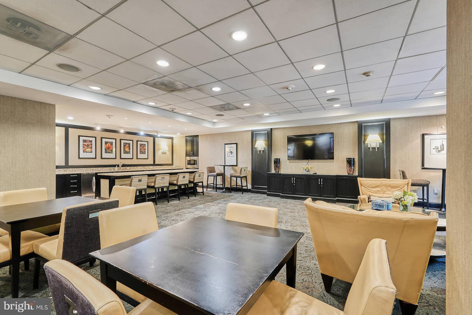 4601 N PARK AVENUE 720-V