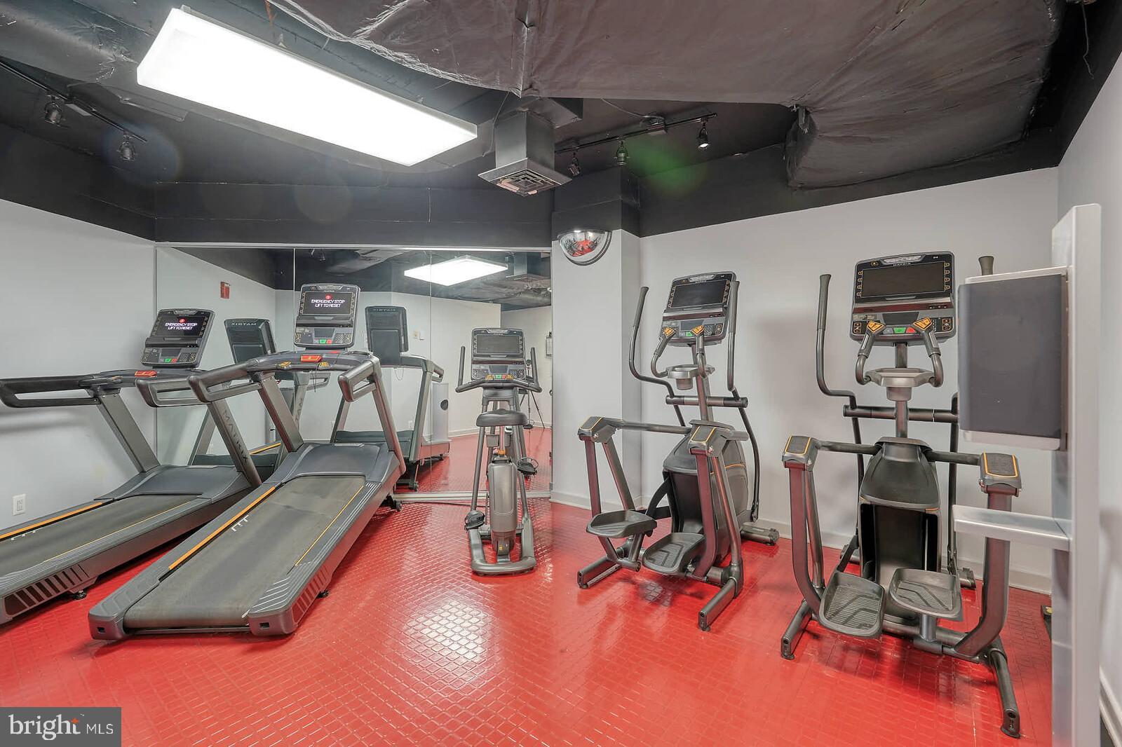 4601 N PARK AVENUE 720-V