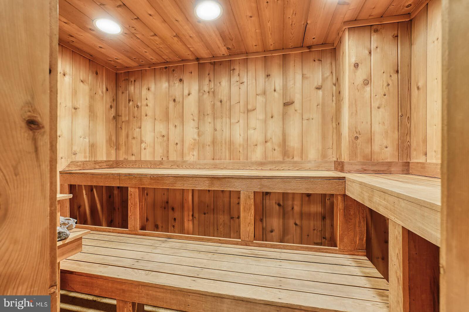 4601 N PARK AVENUE 720-V