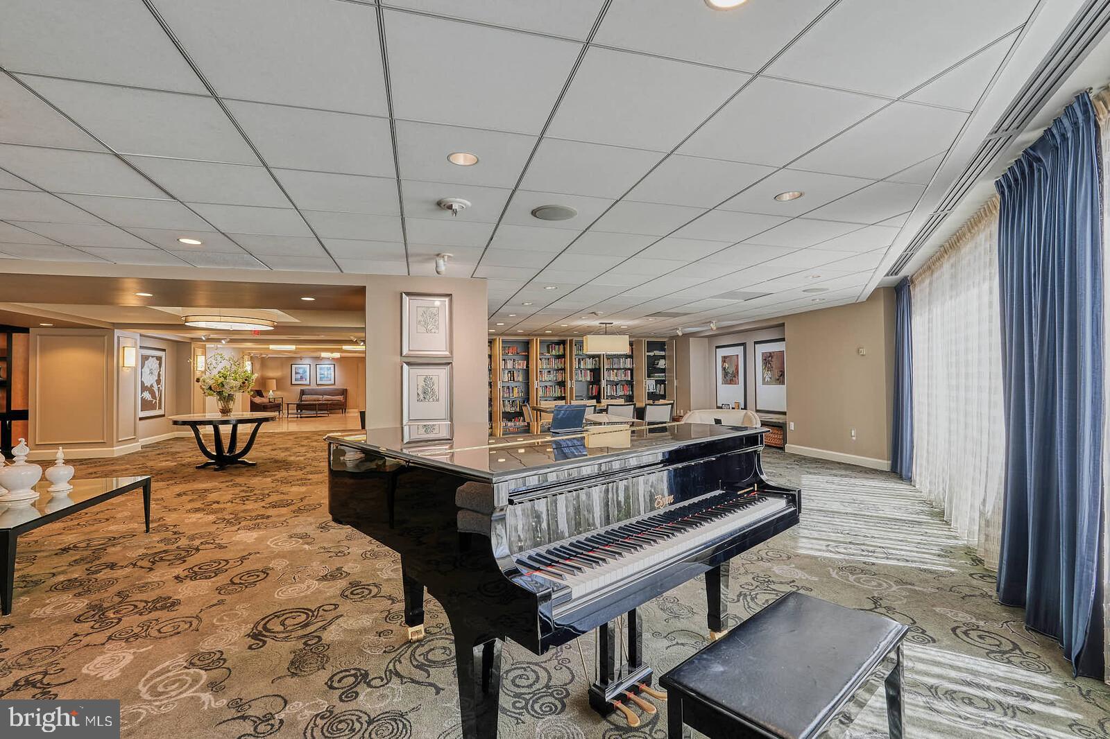 4601 N PARK AVENUE 720-V