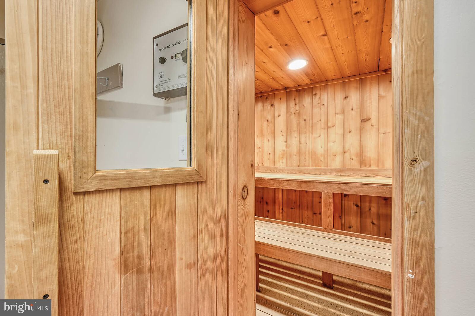 4601 N PARK AVENUE 720-V