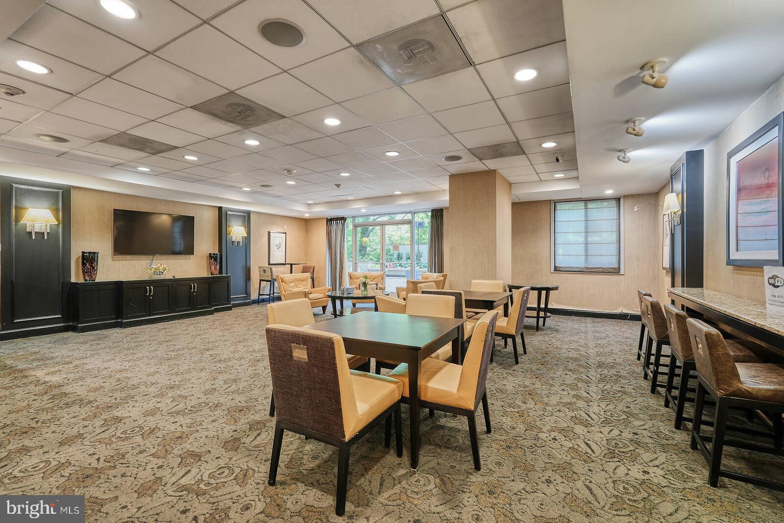 4601 N PARK AVENUE 720-V