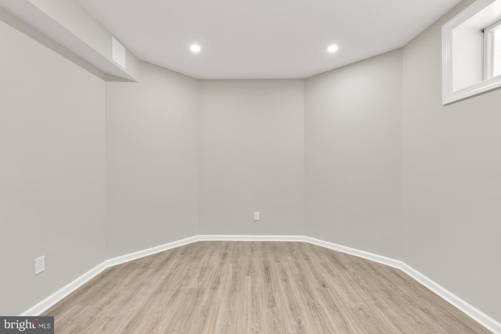 12436 Bacall Ln