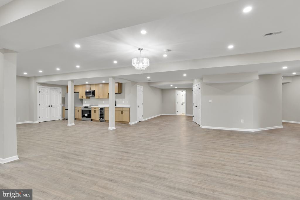 12436 Bacall Ln