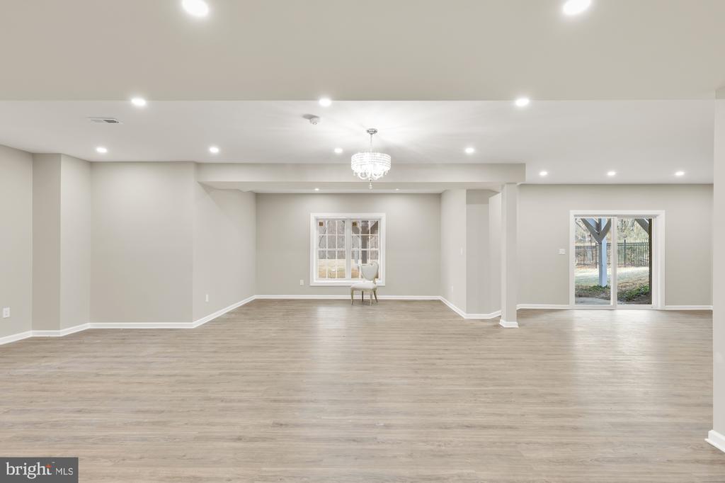 12436 Bacall Ln