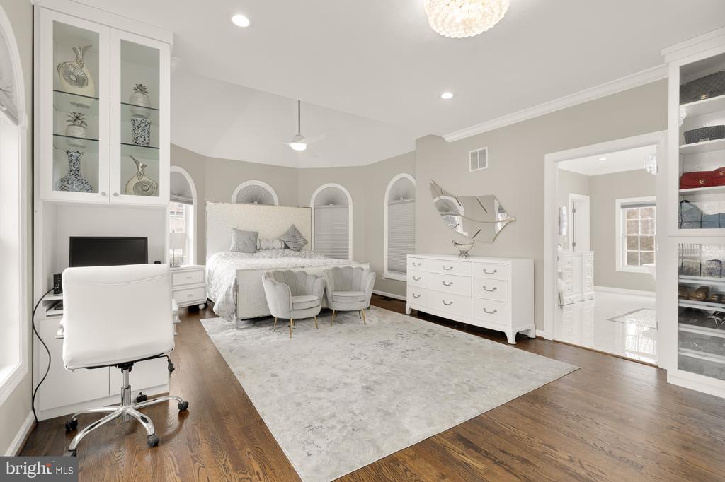 12436 Bacall Ln