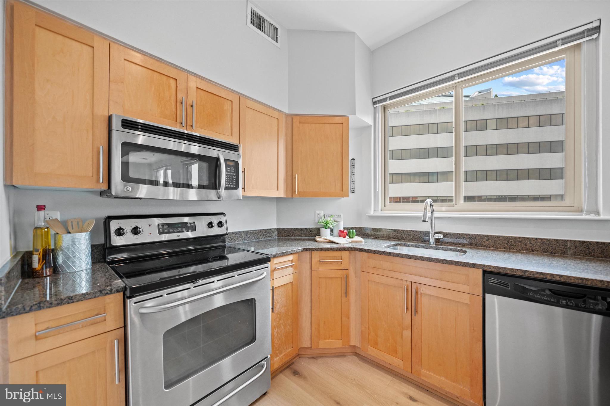 7500 WOODMONT AVENUE S1215