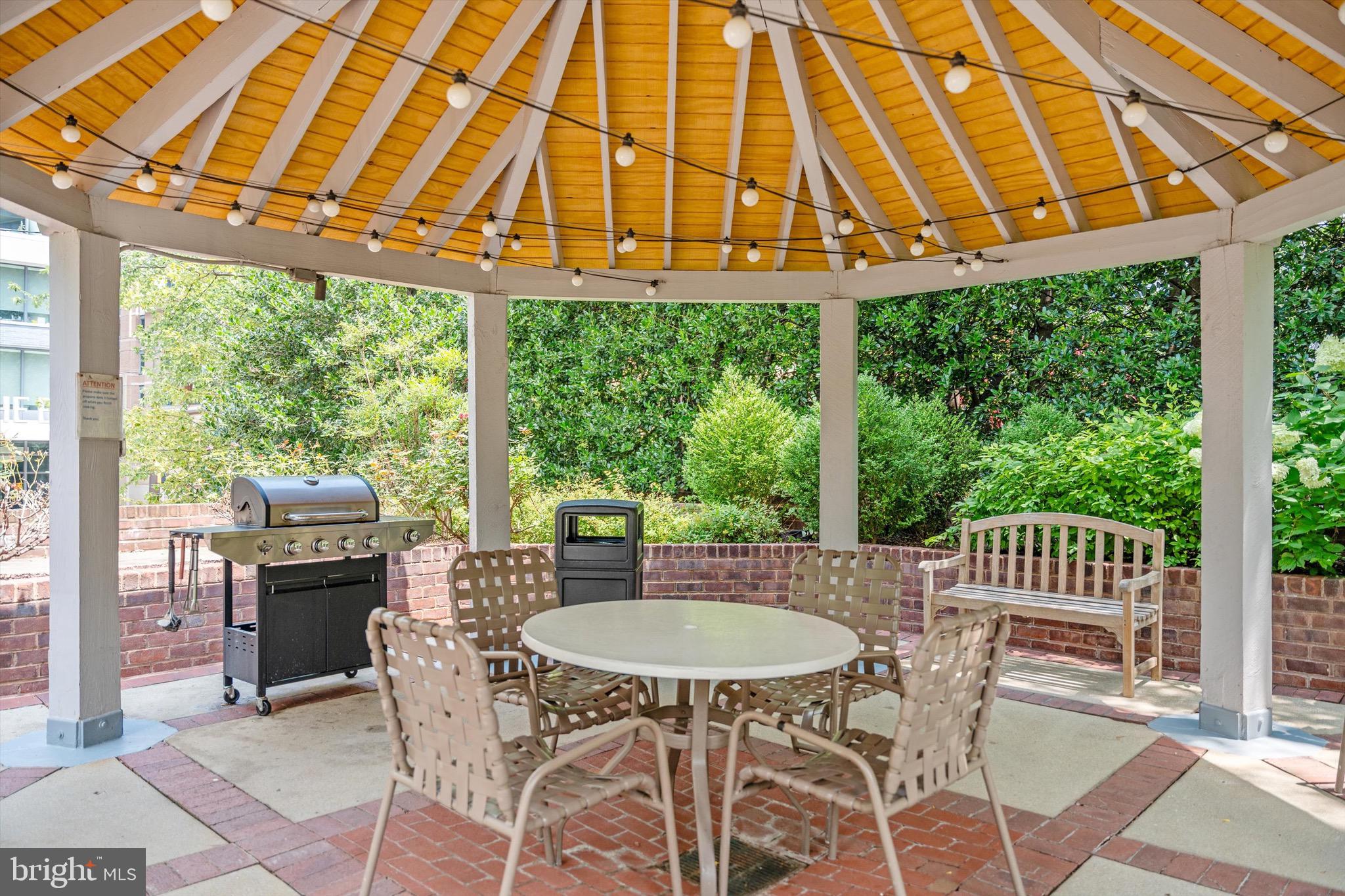 7500 WOODMONT AVENUE S1215