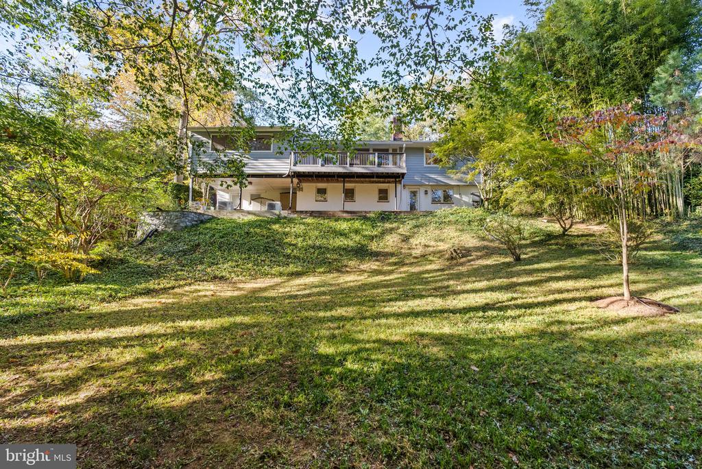 7111 BRAEBURN PLACE