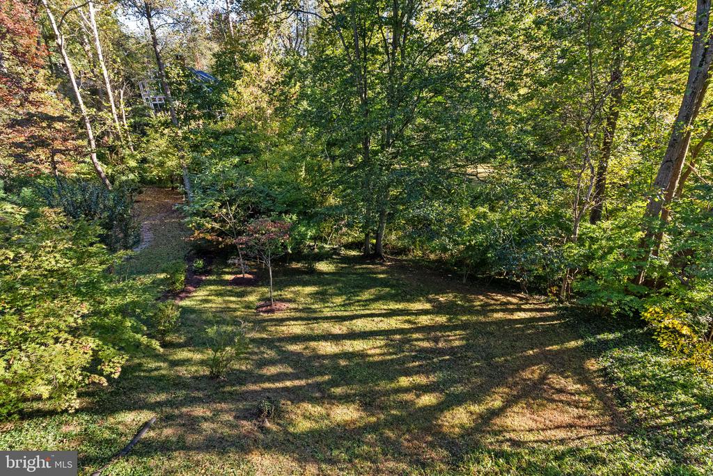 7111 BRAEBURN PLACE