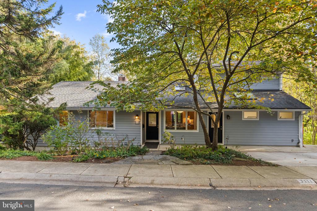 7111 BRAEBURN PLACE