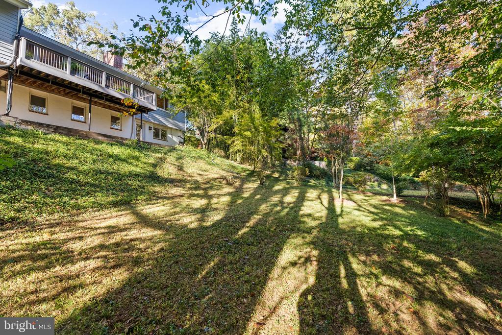 7111 BRAEBURN PLACE
