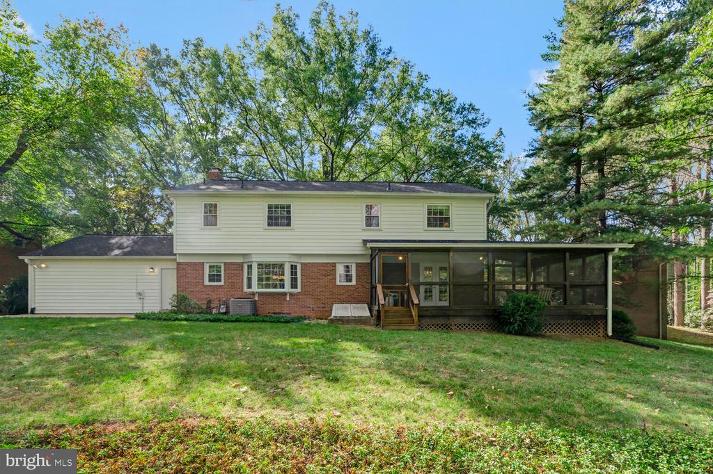 5009 JASMINE DRIVE