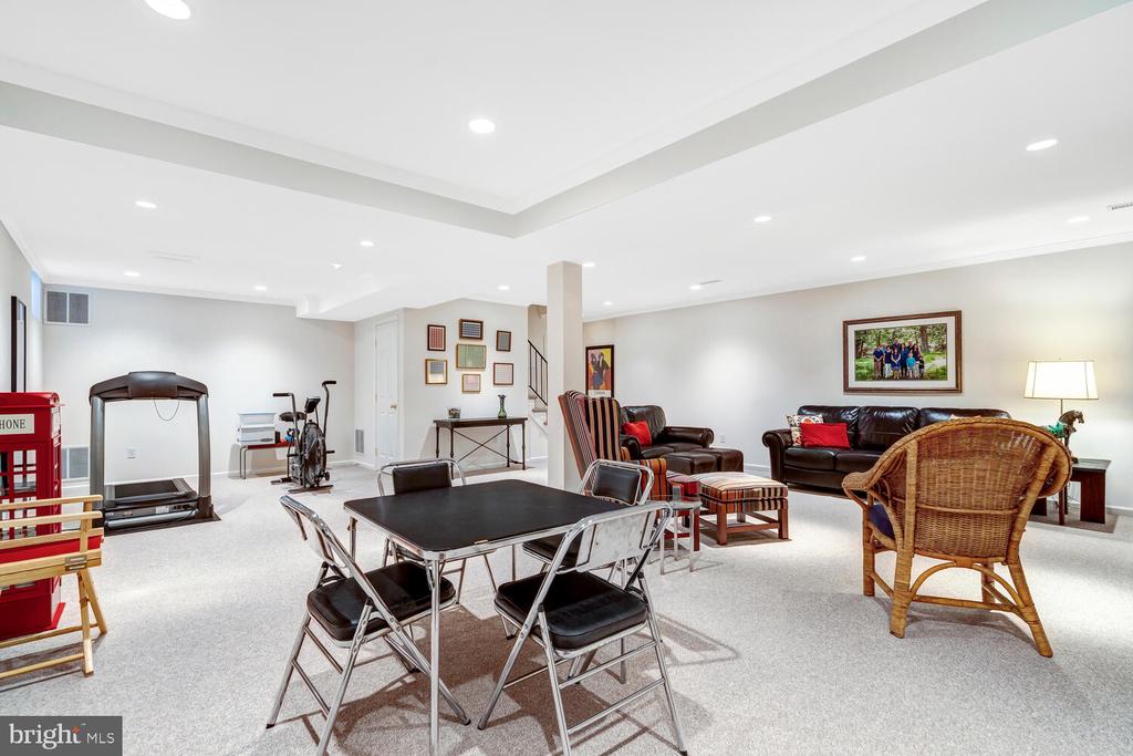 5009 JASMINE DRIVE
