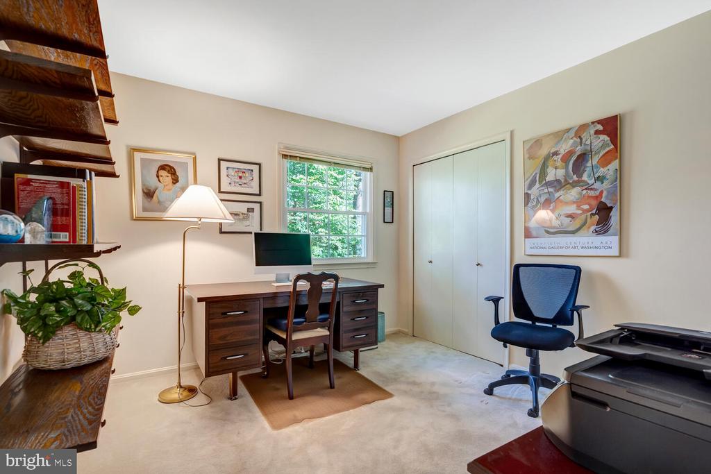 5009 JASMINE DRIVE