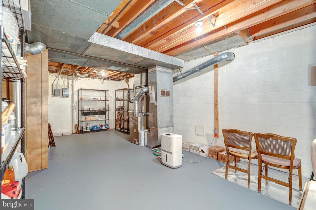 5009 JASMINE DRIVE