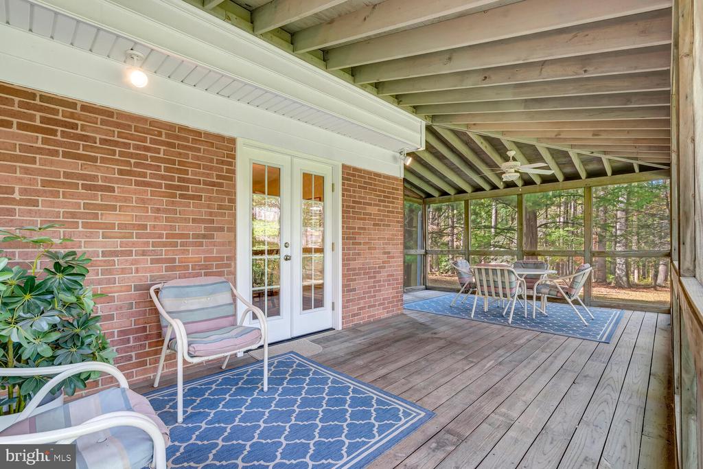 5009 JASMINE DRIVE