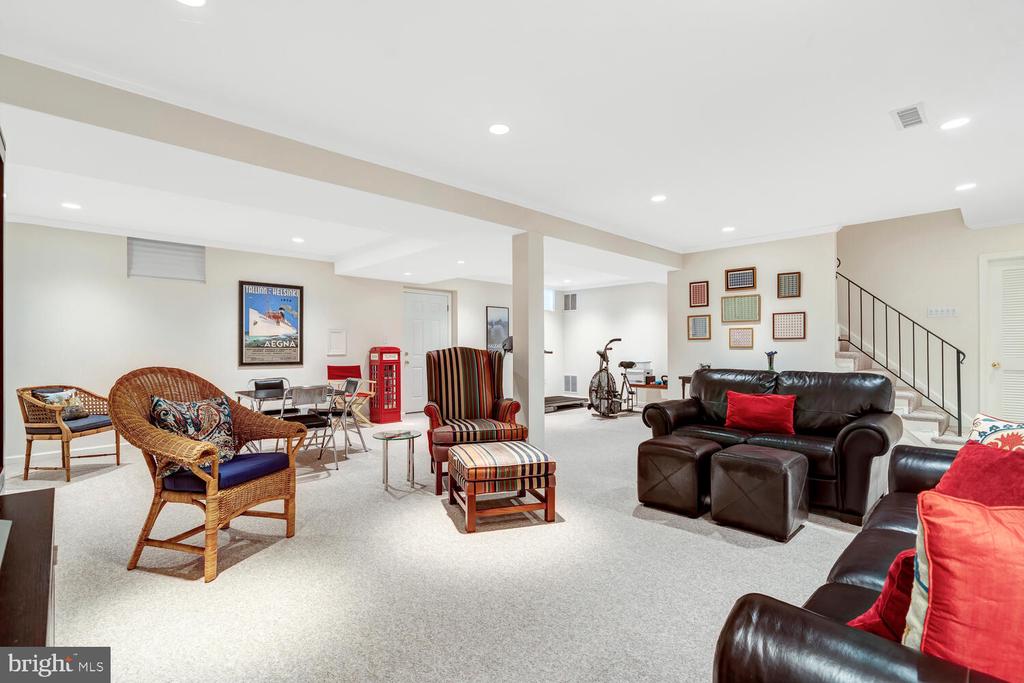 5009 JASMINE DRIVE