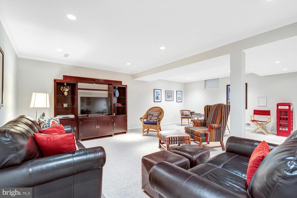 5009 JASMINE DRIVE
