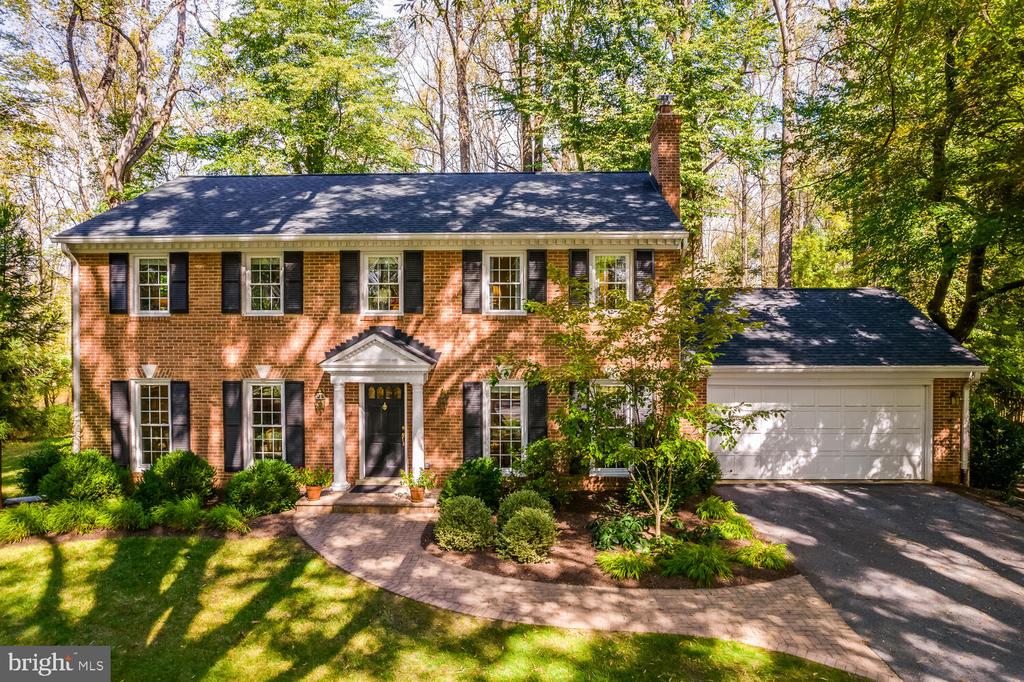 5009 JASMINE DRIVE