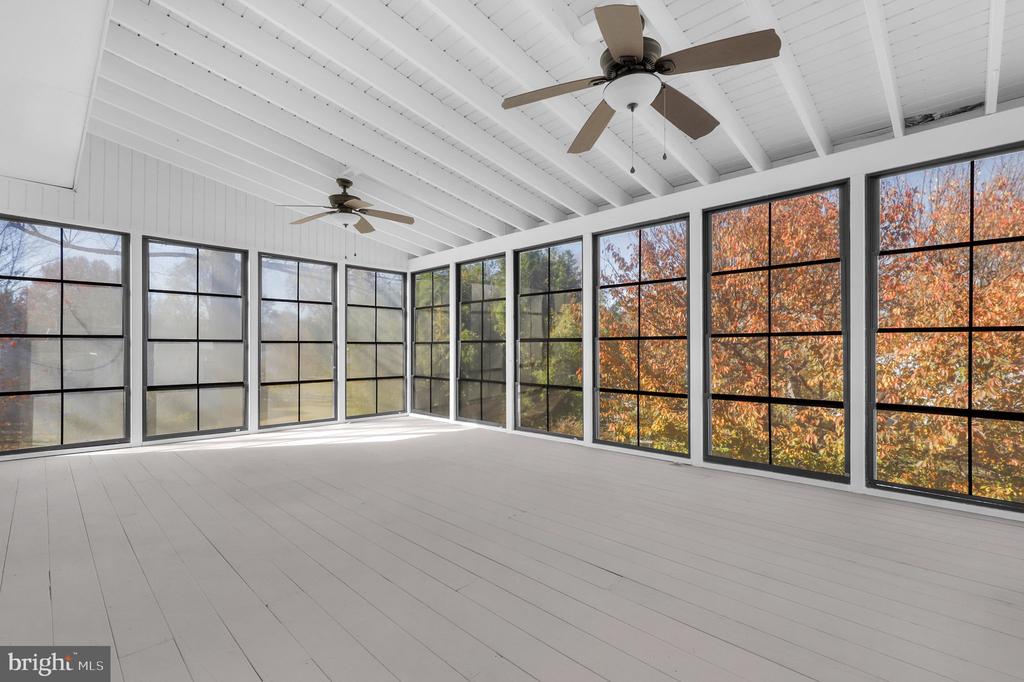 9 JOSHUA TREE COURT